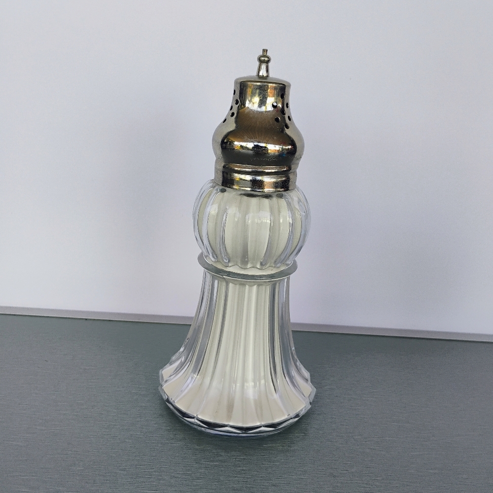Vintage lady primrose Dusting Powder Shaker